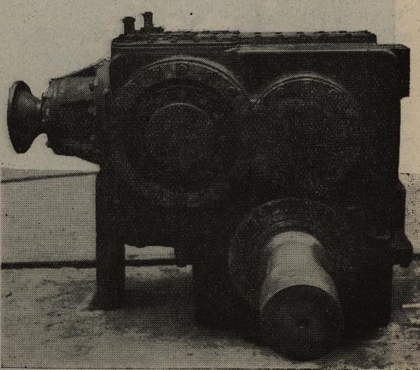 Fig. 7 - Engine deck. Fig. 7 - Engine deck.