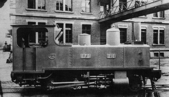 Manufacturer's photo of locomotive no. 210, type 200, series 2019-210, in the yard of the S.A.C.M. workshops in Graffenstaden Manufacturer's photo of locomotive no. 210, type 200, series 2019-210, in the yard of the S.A.C.M. workshops in Graffenstaden