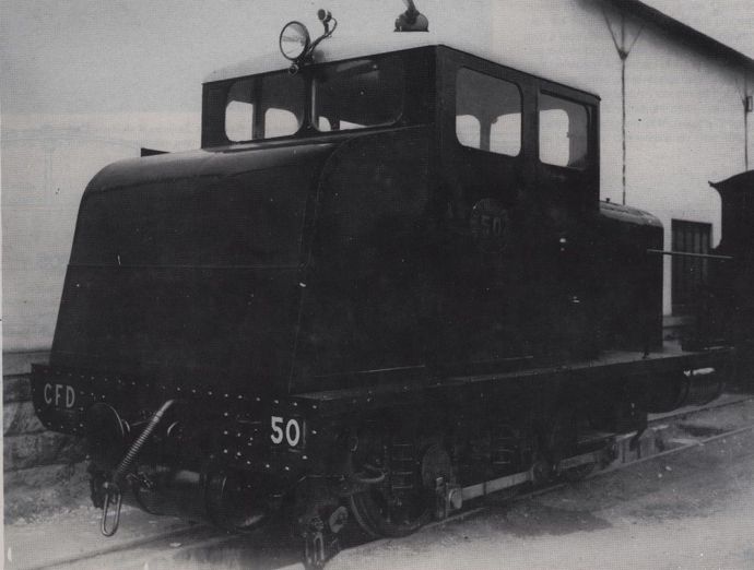 Same tractor seen from the rear. (Cliché J. MOREAU) Same tractor seen from the rear. (Cliché J. MOREAU)