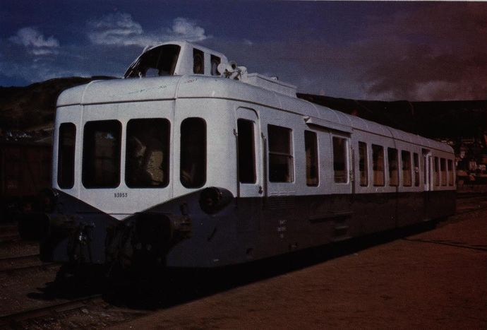 The X 93953 at the start in Fécamp. September 1981. (Photo P. Henoch - Rail - Magazine). The X 93953 at the start in Fécamp. September 1981. (Photo P. Henoch - Rail - Magazine).