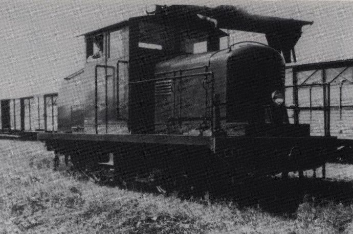 Tractor No. 70 on the Saint-Jean-d'Angely freight bundle. (Photo D. PETOLON) Tractor No. 70 on the Saint-Jean-d'Angely freight bundle. (Photo D. PETOLON)